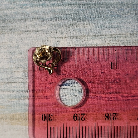 14k Small Heart Earrings. - Picture 11 of 14